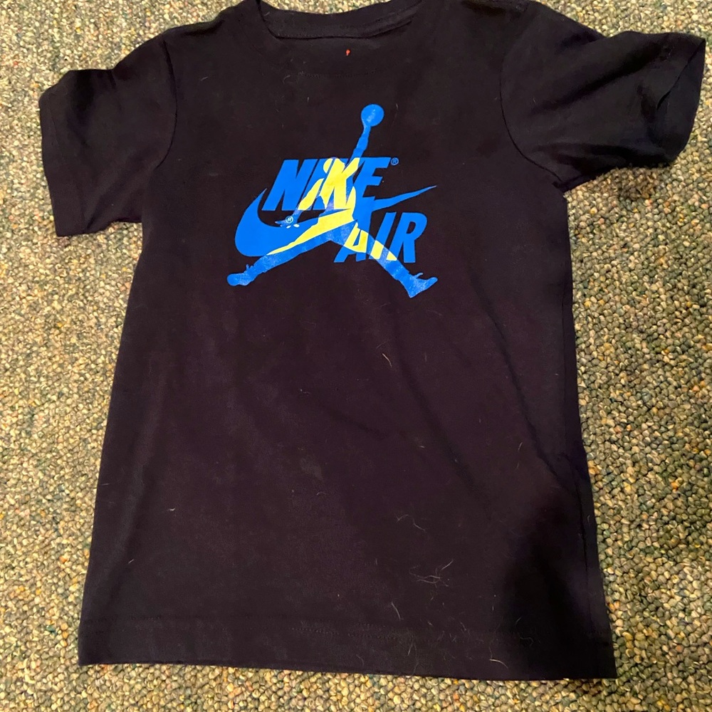 Nike Boys Size 6 T-Shirt.